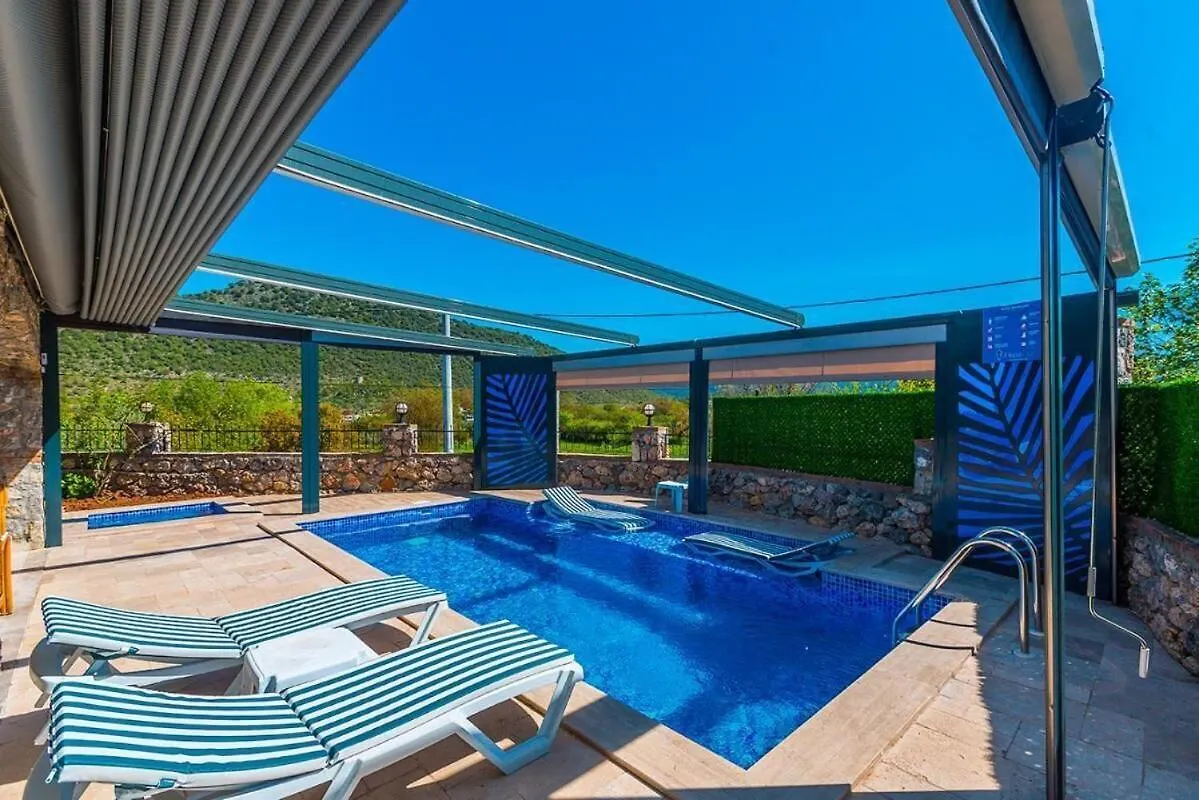 Villa Ege Stone Korunakli Ve Isitmali Havuz Jakuzi فتحية