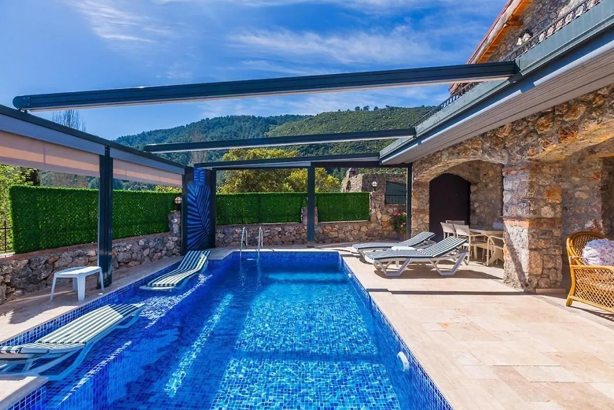 Villa Ege Stone Korunakli Ve Isitmali Havuz Jakuzi فتحية