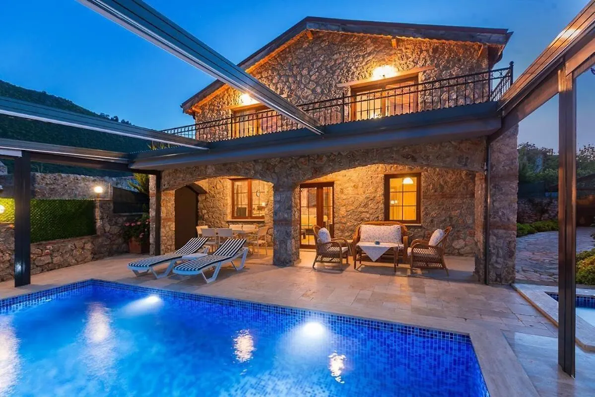 Villa Ege Stone Korunakli Ve Isitmali Havuz Jakuzi فتحية